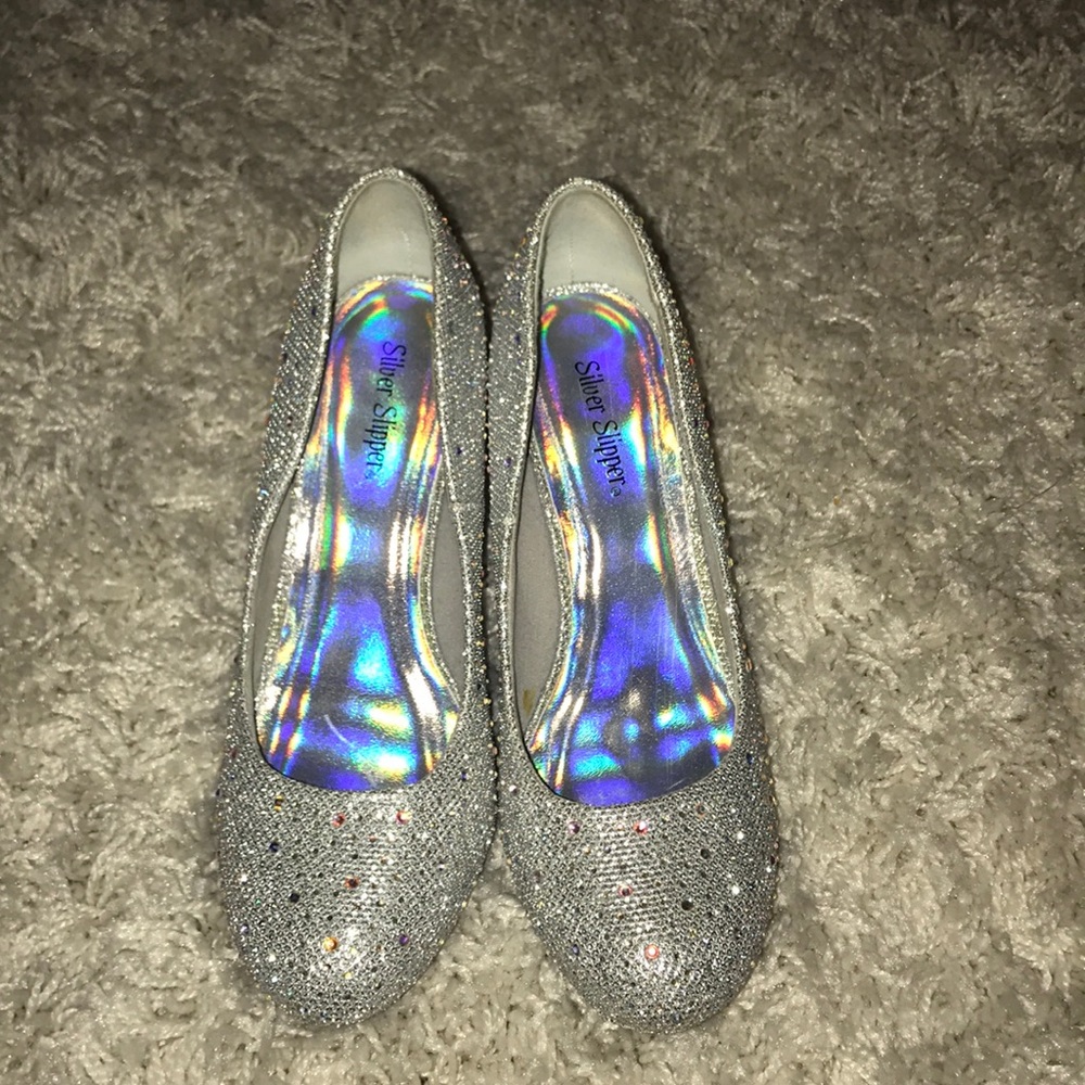 Heels - Picture 2 of 4